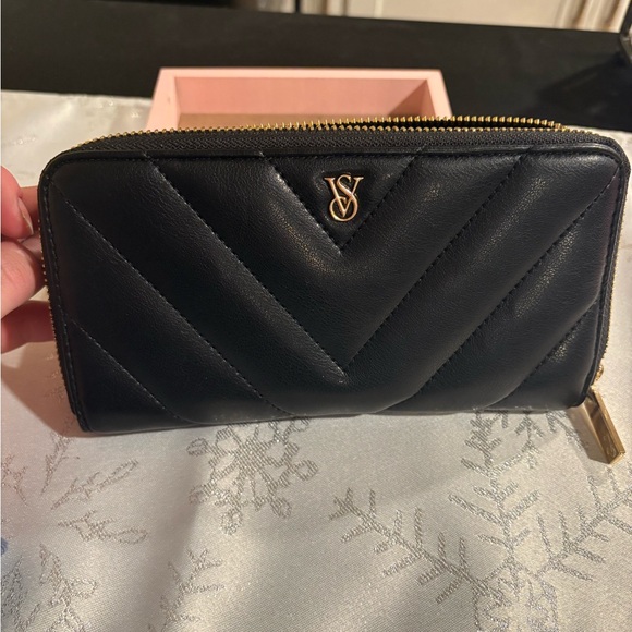 Victoria's Secret Black Quilted Wallet with Gold Logo - Picture 4 of 4